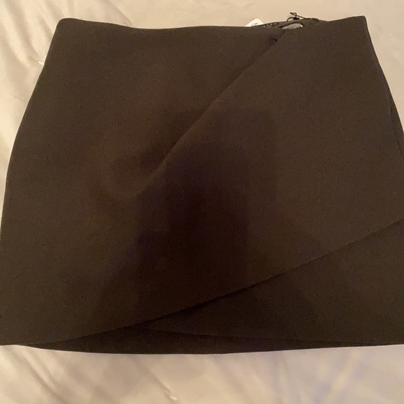 Zara Moss GREEN with ruching + asymmetric mini SKIRT - Picture 9 of 12